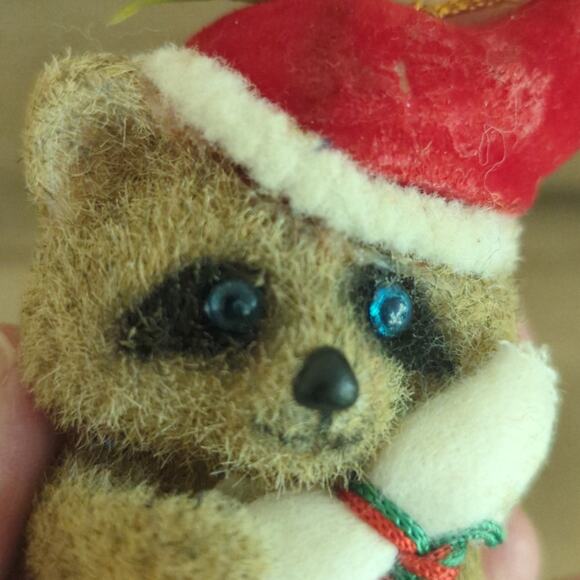 Vtg Flocked Fur 'Britches' Raccoon Critter Sitter Santa Hat Christmas Ornament - Picture 4 of 10